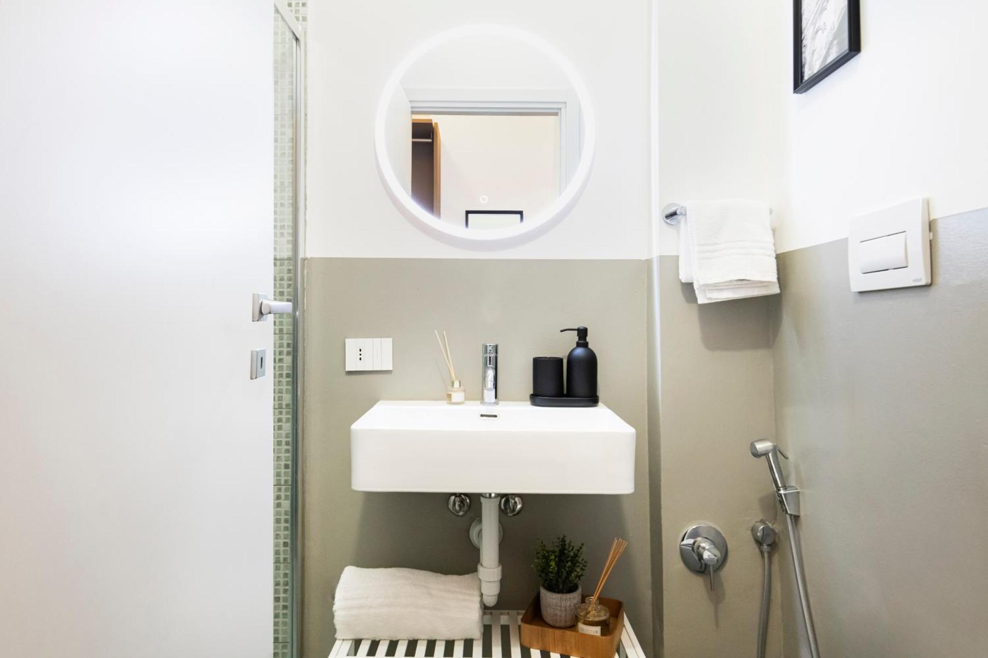 Easylife - Suite In Centrale มิลาน ภายนอก รูปภาพ